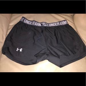 Women’s under armour shorts size small